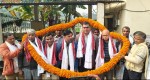 गाउँपालिकाका निमित्त प्रशासकीय अधिकृतलाई ५१ किलोको मालाले स्वागत