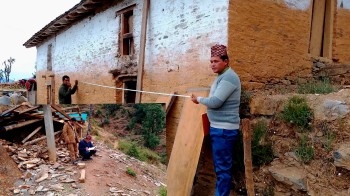 बैतडीको सिगासले विपद् बाट भएको क्षतिको तथ्याङ्क संकलन गर्दै