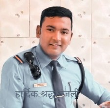 रसुवा बाढीमा बेपत्ता प्रहरी हिक्मत महराको कुशको प्रतिमा बनाई अन्त्येष्टि गरिँदै
