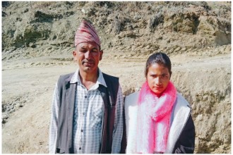छोरीसङ्गै कक्षा ८को परीक्षा दिदै पुर्चौडीका सुरेन्द्र