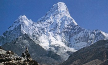 अमादब्लम आरोहण क्रममा दुई विदेशीको मृत्यु