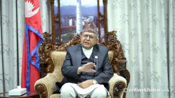 संसद् बैठक सारेर विपक्षी दलहरूसँग छलफलमा सभामुख