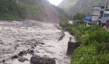 दार्चुलाको लास्कुमा आएको बाढीले दर्जन बढी घर बगायो, ११ जना बेपत्ता