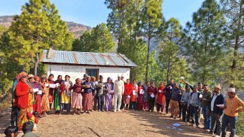 बैतडीः   वडा अध्यक्ष भाटले तिरे वडावासीको विद्युत महसुल