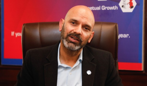 ‘ब्याजदर धेरै घट्यो, लगानी विविधीकरण गर्न पाठ सिकायो’
